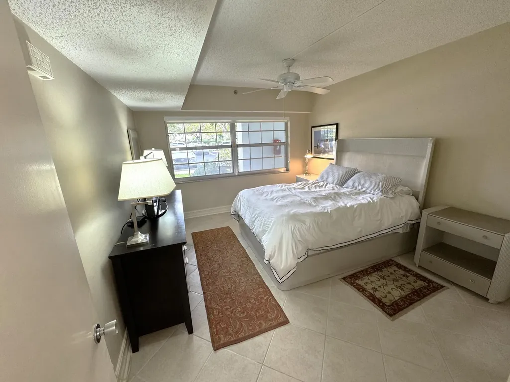 625 Oaks Drive Pompano Beach FL 33069