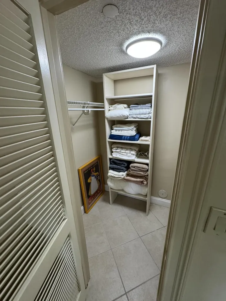 625 Oaks Drive Pompano Beach FL 33069