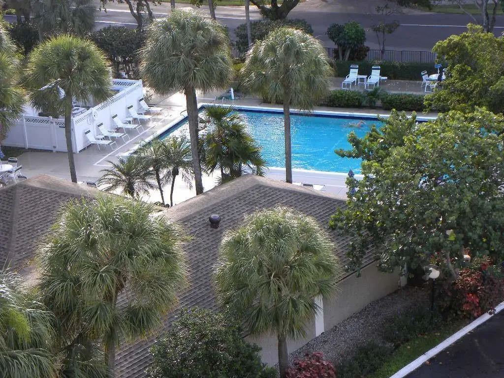 625 Oaks Drive Pompano Beach FL 33069