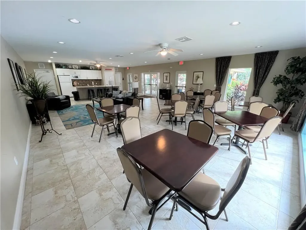 625 Oaks Drive Pompano Beach FL 33069