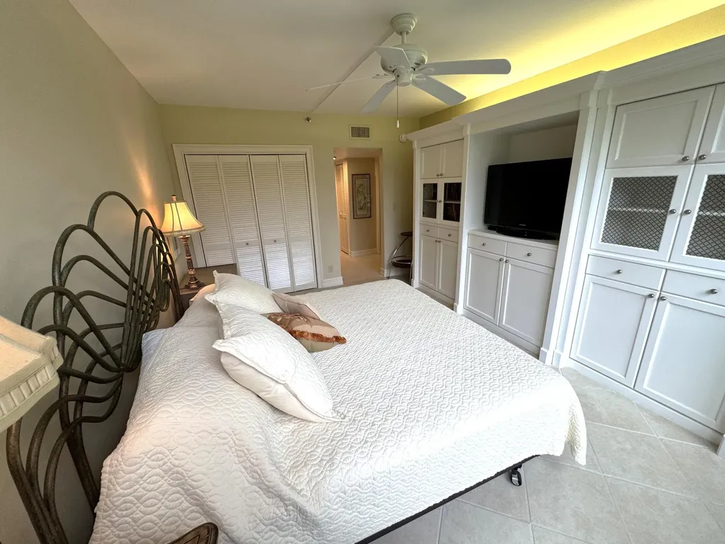625 Oaks Drive Pompano Beach FL 33069