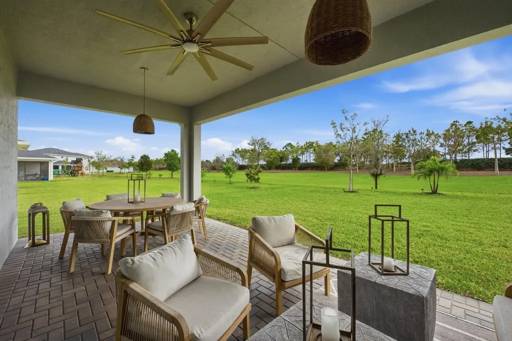 732 Hookline Circle Loxahatchee FL 33470