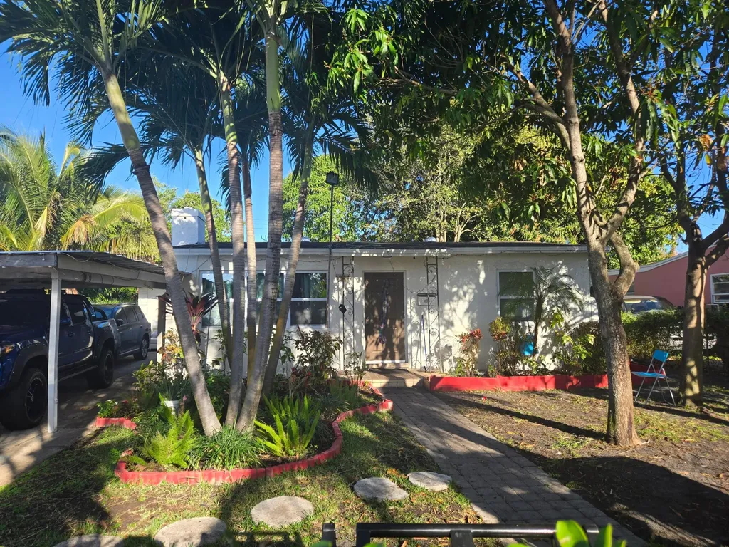 1214 S C Street S Lake Worth Beach FL 33460