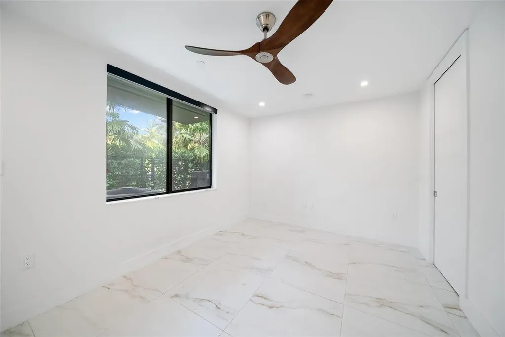 1052 N Victoria Park Road Fort Lauderdale FL 33304