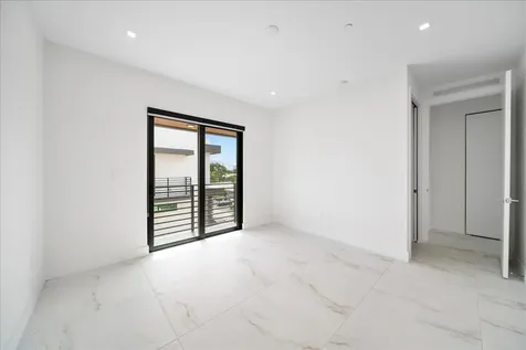 1052 N Victoria Park Road Fort Lauderdale FL 33304
