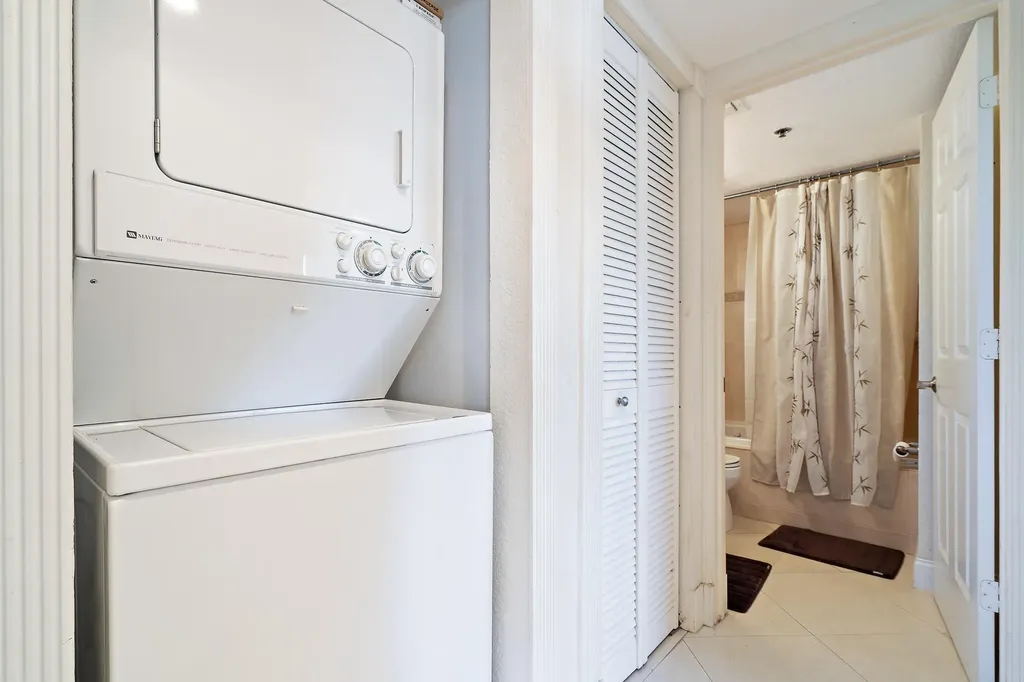 275 Palm Avenue Jupiter FL 33477