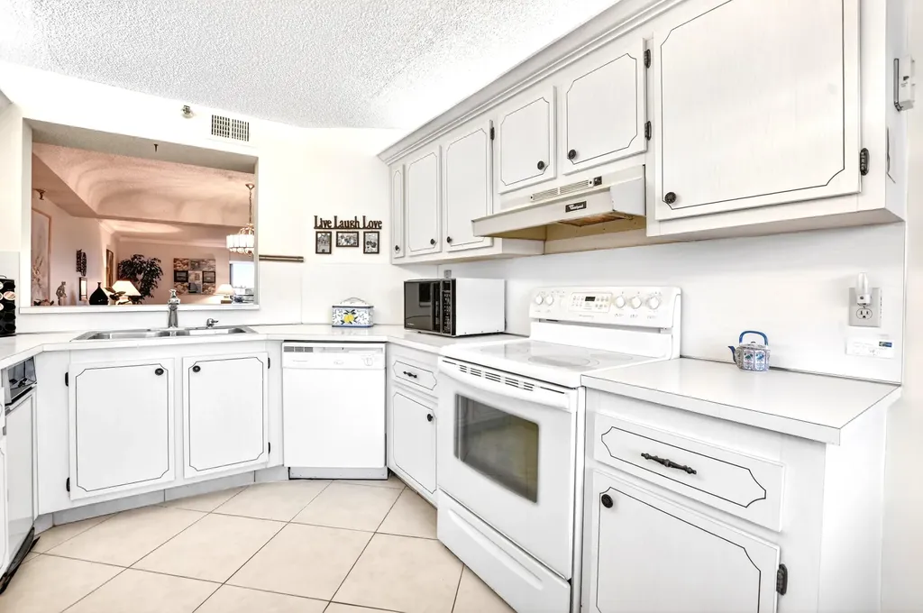 9165 SW 14th Street Boca Raton FL 33428