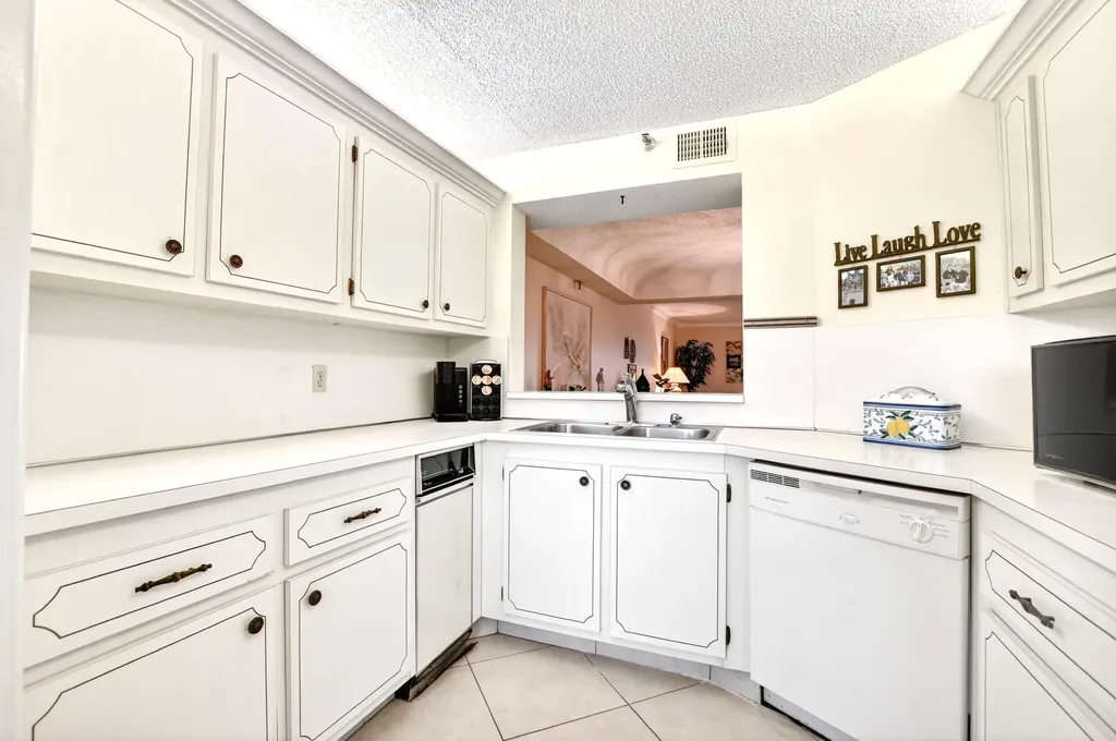 9165 SW 14th Street Boca Raton FL 33428