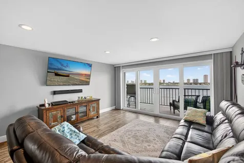3040 Lake Shore Drive Riviera Beach FL 33404