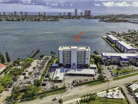 3040 Lake Shore Drive Riviera Beach FL 33404