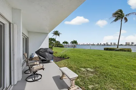 3040 Lake Shore Drive Riviera Beach FL 33404