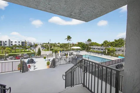 3040 Lake Shore Drive Riviera Beach FL 33404