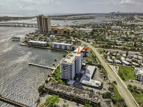 3040 Lake Shore Drive Riviera Beach FL 33404