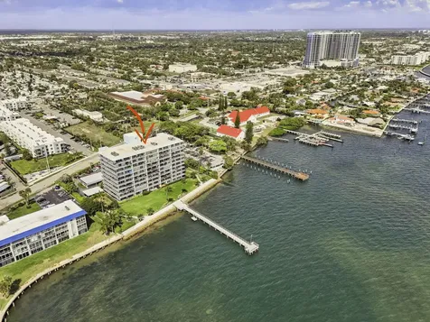 3040 Lake Shore Drive Riviera Beach FL 33404