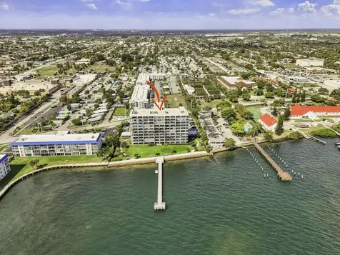 3040 Lake Shore Drive Riviera Beach FL 33404