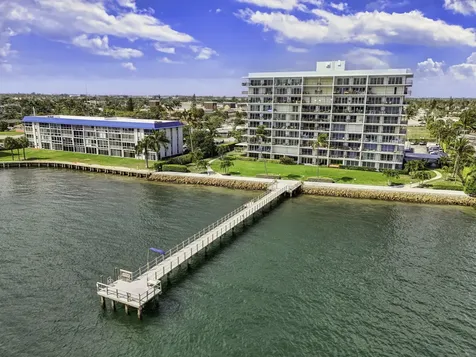 3040 Lake Shore Drive Riviera Beach FL 33404
