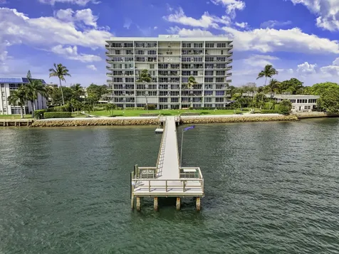 3040 Lake Shore Drive Riviera Beach FL 33404