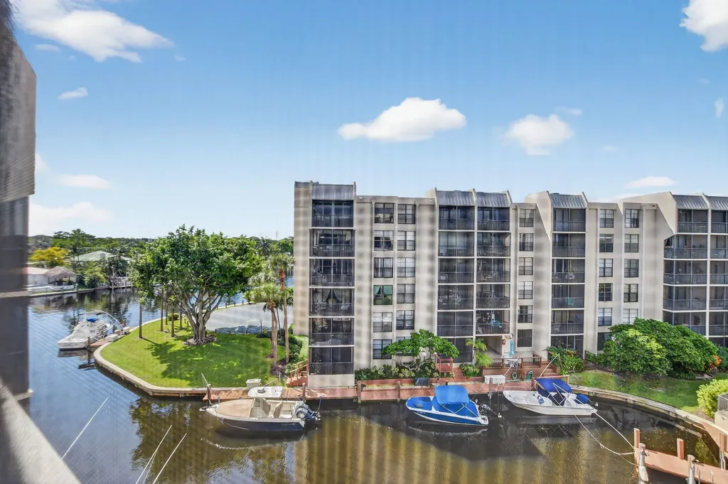 20 Royal Palm Way Boca Raton FL 33432