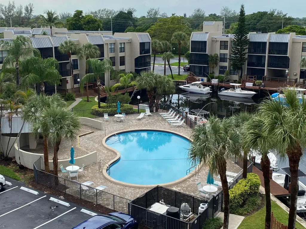 20 Royal Palm Way Boca Raton FL 33432