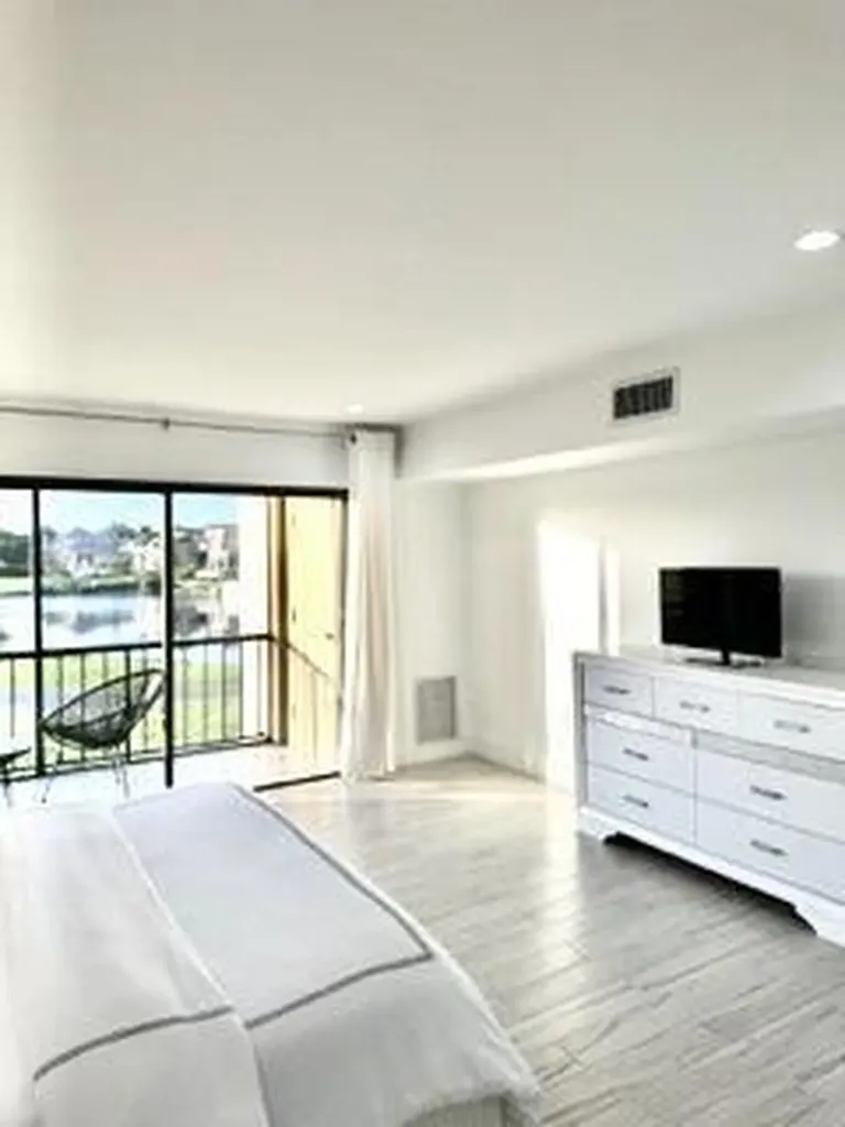 4657 S Fountains Drive Drive S Lake Worth FL 33467