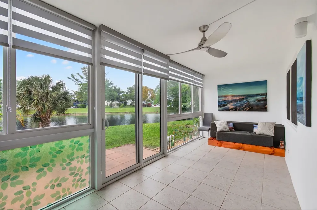1121 Cambridge F Deerfield Beach FL 33442
