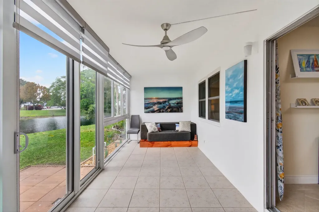 1121 Cambridge F Deerfield Beach FL 33442