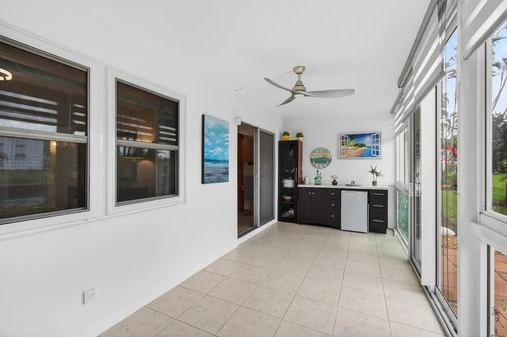 1121 Cambridge F Deerfield Beach FL 33442