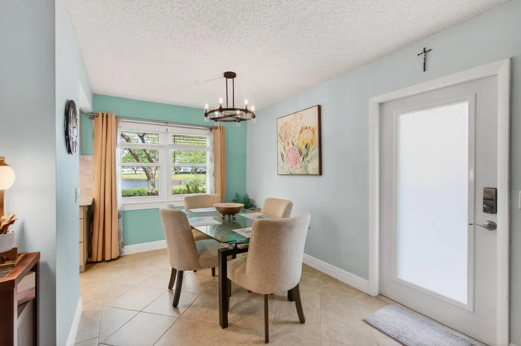 1121 Cambridge F Deerfield Beach FL 33442
