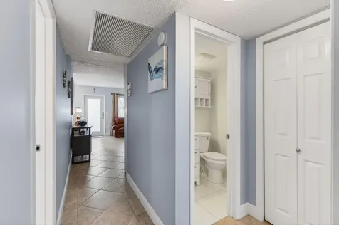 1121 Cambridge F Deerfield Beach FL 33442