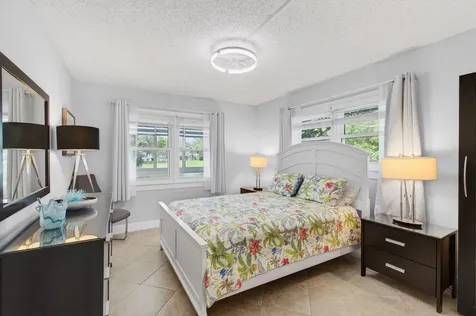 1121 Cambridge F Deerfield Beach FL 33442