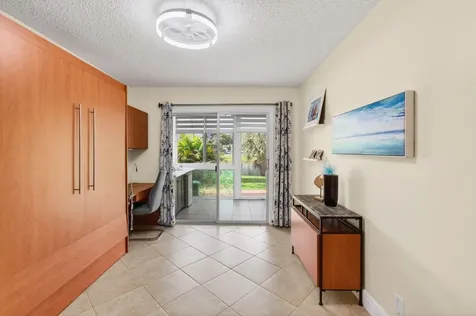 1121 Cambridge F Deerfield Beach FL 33442