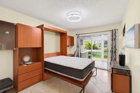 1121 Cambridge F Deerfield Beach FL 33442