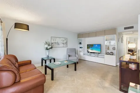 1121 Cambridge F Deerfield Beach FL 33442