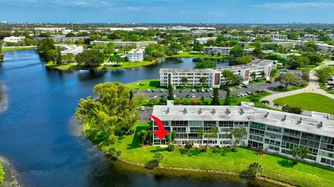 1121 Cambridge F Deerfield Beach FL 33442