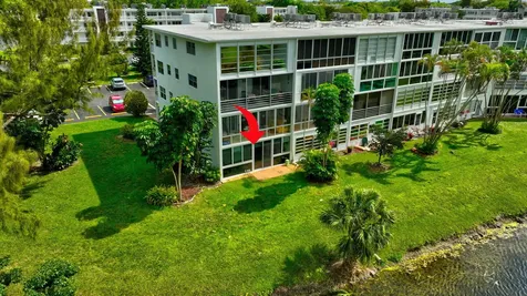 1121 Cambridge F Deerfield Beach FL 33442
