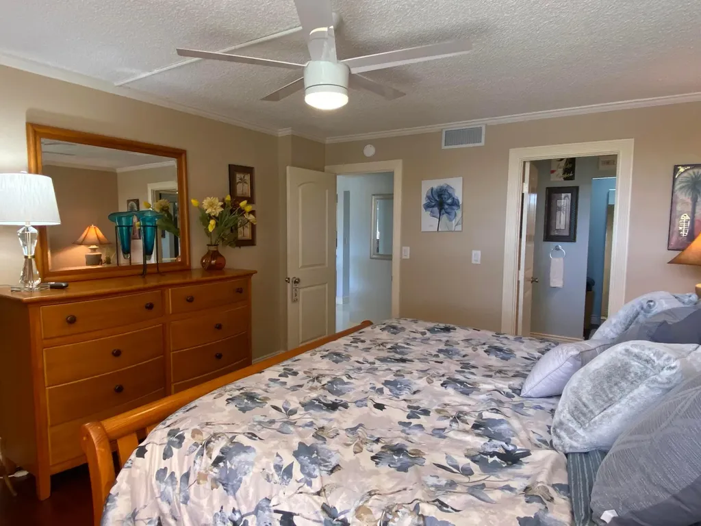 14 Royal Palm Way Boca Raton FL 33432