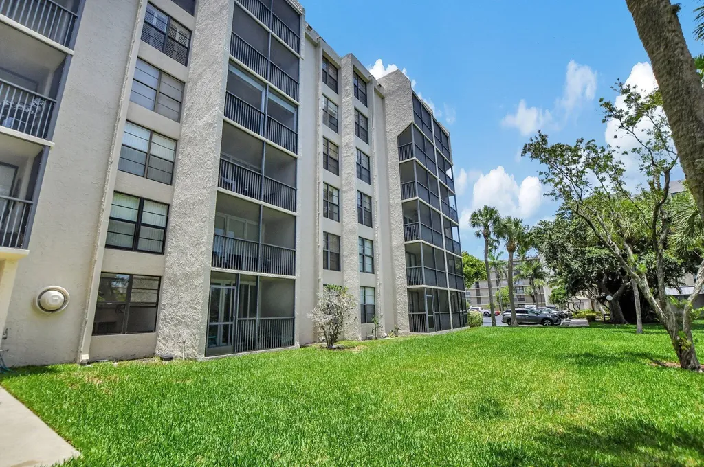14 Royal Palm Way Boca Raton FL 33432