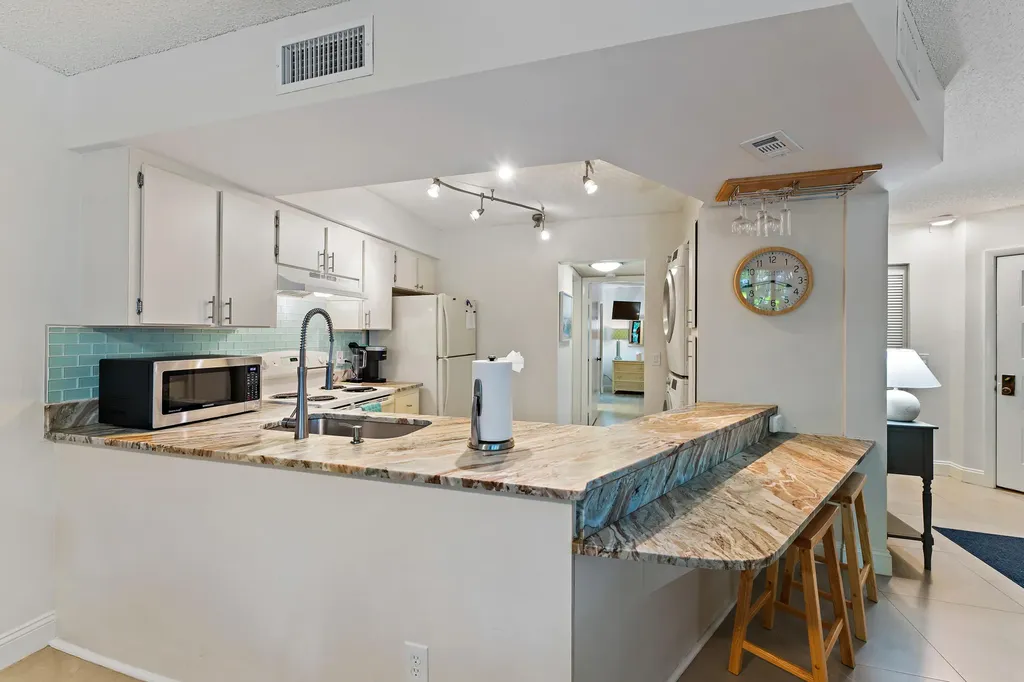 1605 S Us Highway 1 Jupiter FL 33477