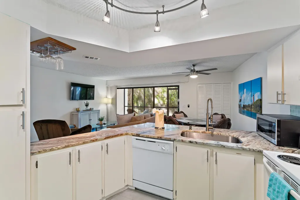 1605 S Us Highway 1 Jupiter FL 33477