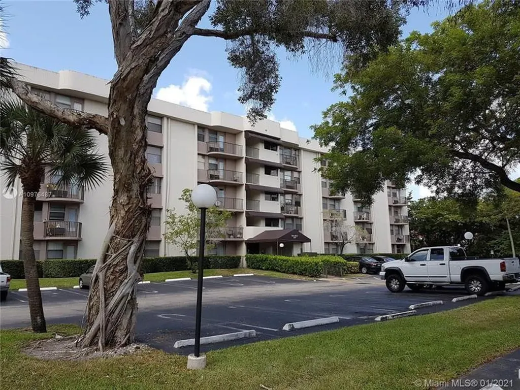 2771 Riverside Drive Coral Springs FL 33065