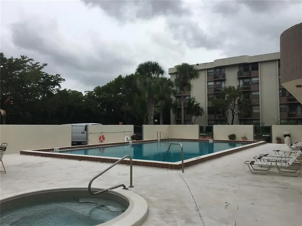 2771 Riverside Drive Coral Springs FL 33065