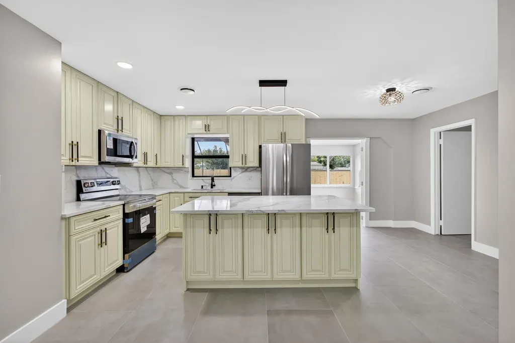 3374 Florida Boulevard Palm Beach Gardens FL 33410