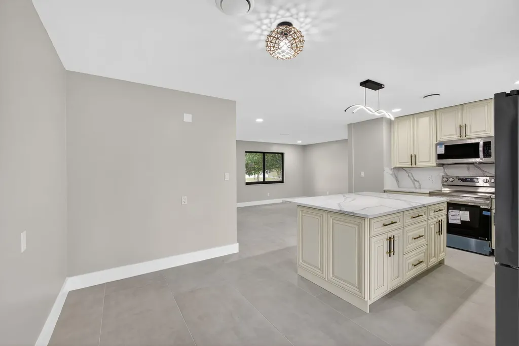 3374 Florida Boulevard Palm Beach Gardens FL 33410