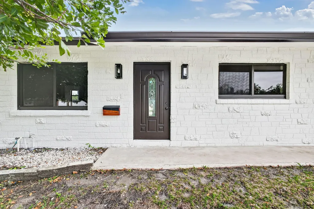 3374 Florida Boulevard Palm Beach Gardens FL 33410