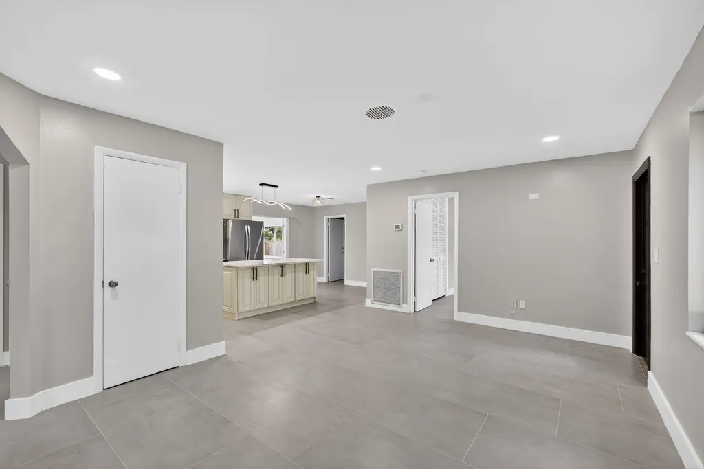 3374 Florida Boulevard Palm Beach Gardens FL 33410
