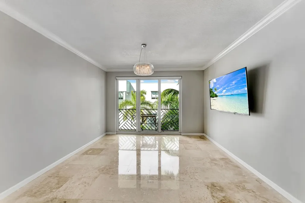 225 NE 1st Street Delray Beach FL 33483