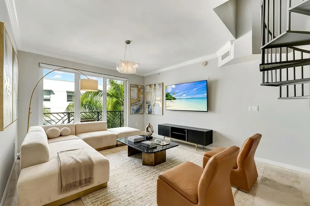 225 NE 1st Street Delray Beach FL 33483