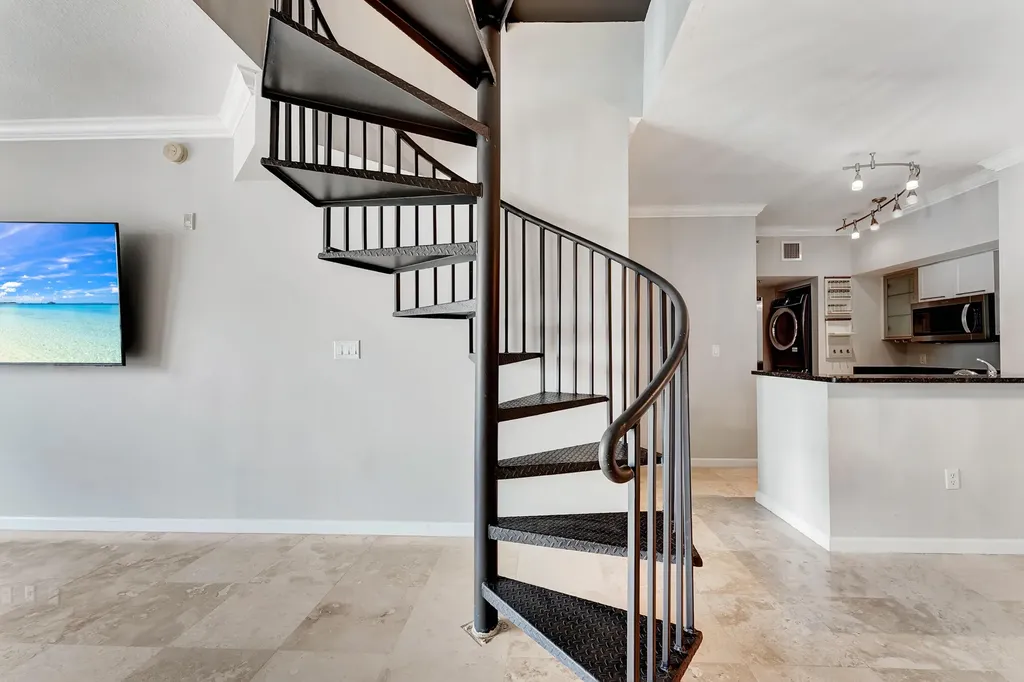 225 NE 1st Street Delray Beach FL 33483