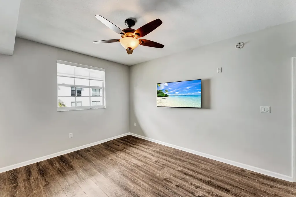 225 NE 1st Street Delray Beach FL 33483