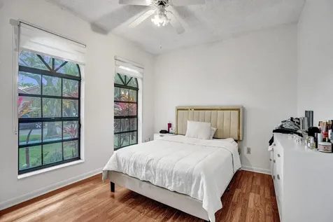 10527 Zurich Street Cooper City FL 33026